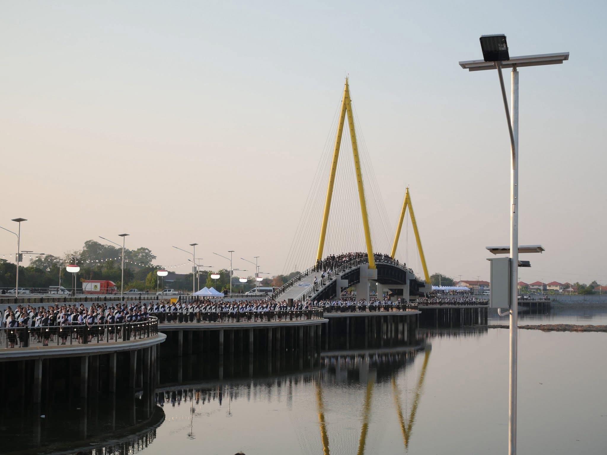 title - ส.ป.ก.อ่างทอง ร่วมกิจกรรมน้อมรําลึกในพระมหากรุณาธิคุณ สมเด็จพระนางเจ้าสิริกิติ์ พระบรมราชินีนาถ พระบรมราชชนนีพันปีหลวง  